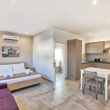 Penthouse, Close To Clubs/schools W/wifi Apartament St. Julian's